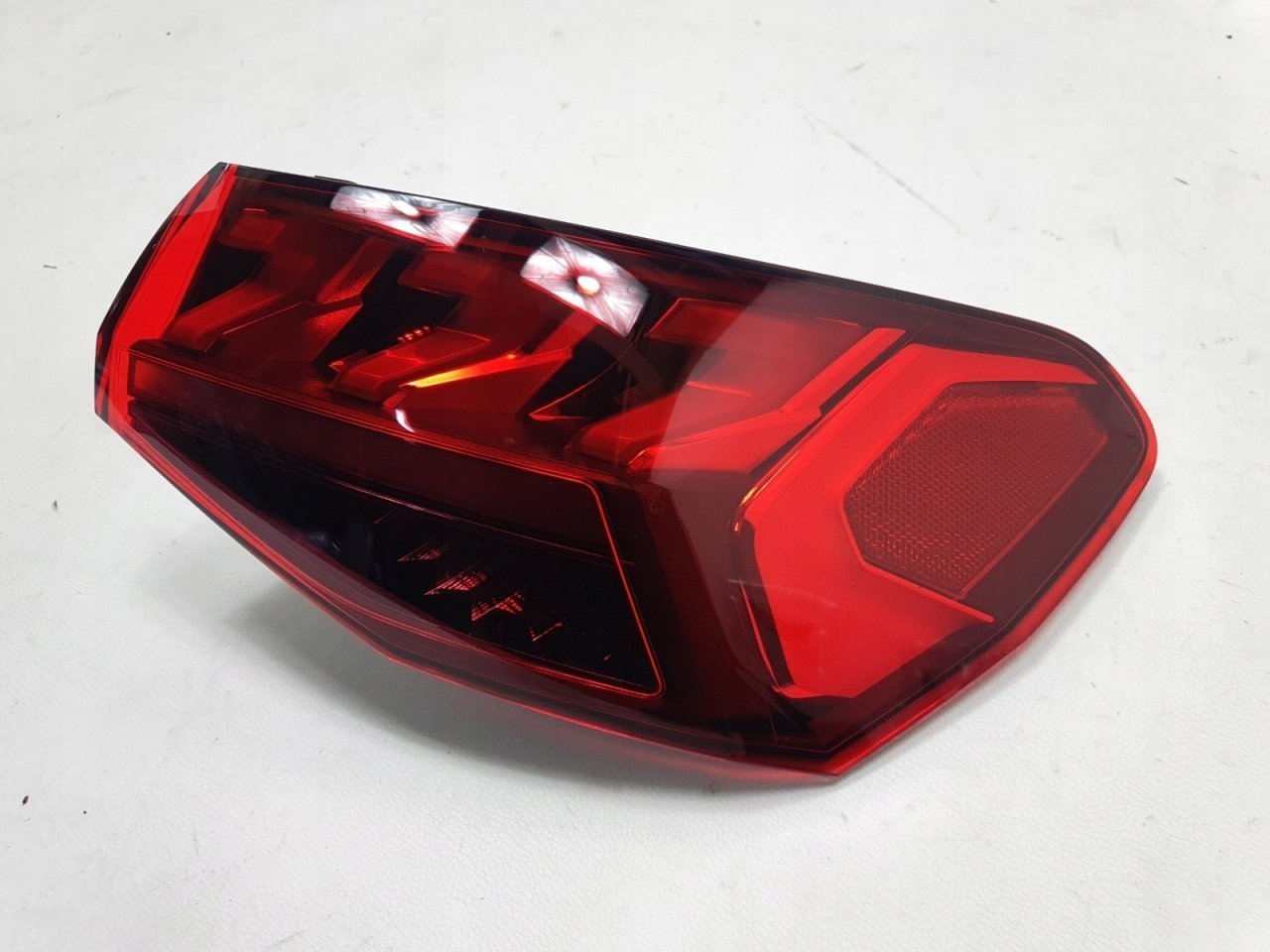 VAG / ORJINAL 8Y0945208 | Audi A3 2021 Model Sonrası Sportback Sağ Dış Stop Orijinal