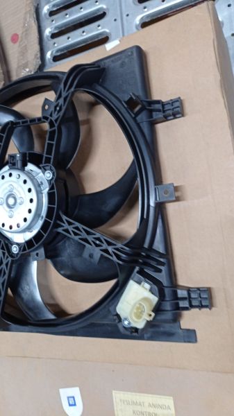 PSA 13453797 | Opel Corsa D 1.2 / 1.4 Benzinli (A12XER-A14XER) Fan Moıtor Komple Orijinal